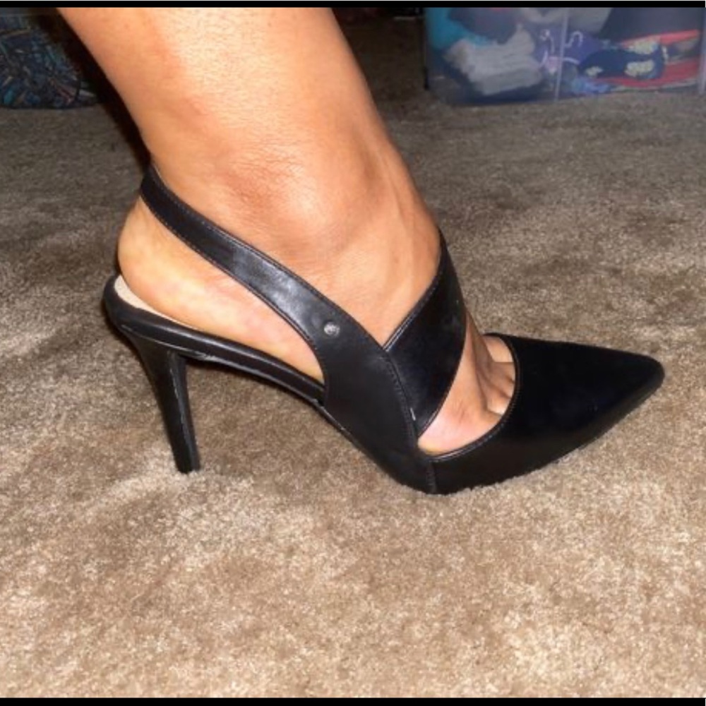 Jones New York Signature Black Crossover Heels